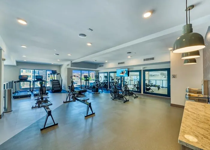 Apartment Stunning Westgate Cozysuites By Stadium With Pool 5